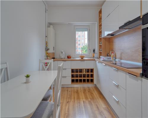 Apartament doua camere zona ITC,  structura generoasa